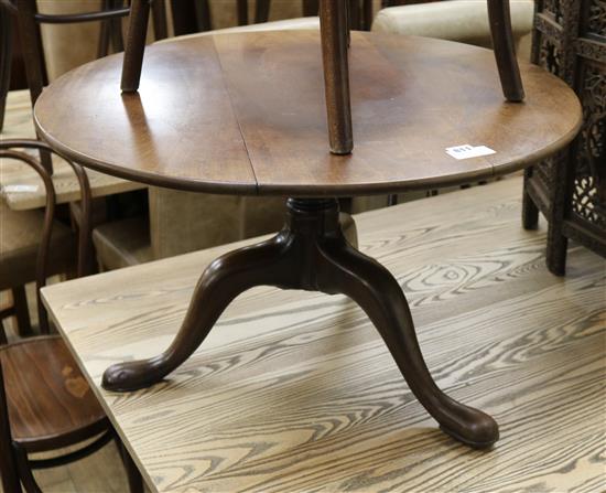 A George III mahogany wine table (cut down)
